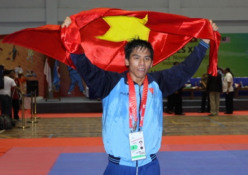 Võ sỹ Vovinam Nguyễn Duy Khánh nhận HCV hạng 60kg