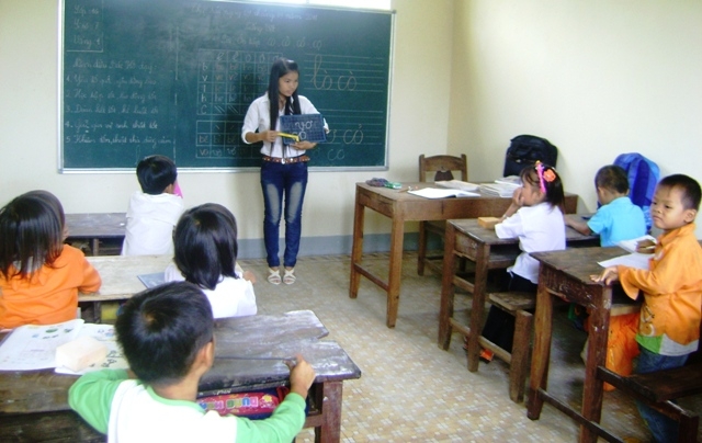 Giờ học môn Tập Viết của các em học sinh lớp 1 do cô Hà Thị Nga hướng dẫn.