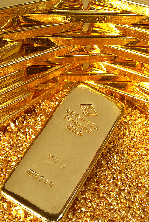 Nhiều quỹ lớn đã mua mạnh vàng trong tuần này. Quỹ SPDR Gold Trust mua ròng 24,4 tấn vàng trong tuần, hiện nắm giữ 1.293,1 tấn.