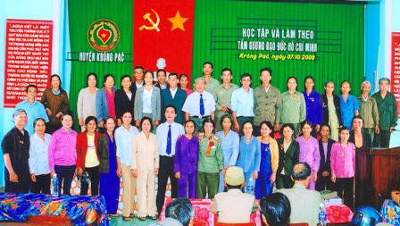 Hội Cựu TNXP huyện Krông Pak tham gia lớp học tập và làm theo tấm gương đạo đức Hồ Chí Minh.