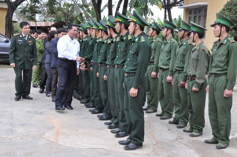 Đoàn công tác tại Tiểu đoàn huấn luyện cơ động Bộ đội Biên phòng tỉnh