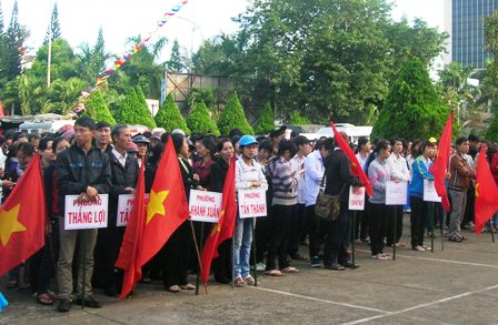 Đông đảo các tầng lớp nhân dân tham dự Lễ phát động