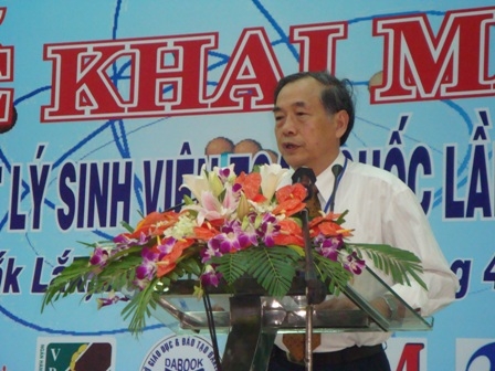  Phó Giáo sư, Tiến sĩ Chu Đình Quý, Phso Chru tịch Hội Vật lý Việt Nam phát biểu 