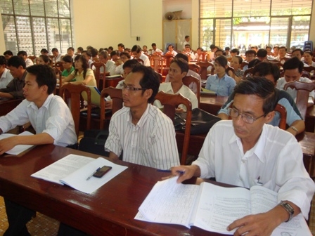 Các đại biểu tham dự Hội nghị hướng dẫn tổ chức thi tốt nghiệp THPT năm 2012