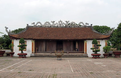 Đền thờ Lưỡng quốc Trạng nguyên Mạc Đĩnh Chi tại thôn Long Động, xã Nam Tân, huyện Nam Sách, tỉnh Hải Dương.                     