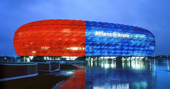 Sân Allianz Arena sẽ chia hai nửa Đỏ - Xanh