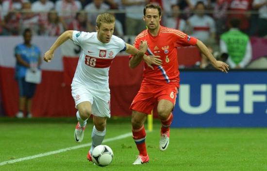 Các cầu thủ Ba Lan gây không ít khó khăn cho đội tuyển Nga