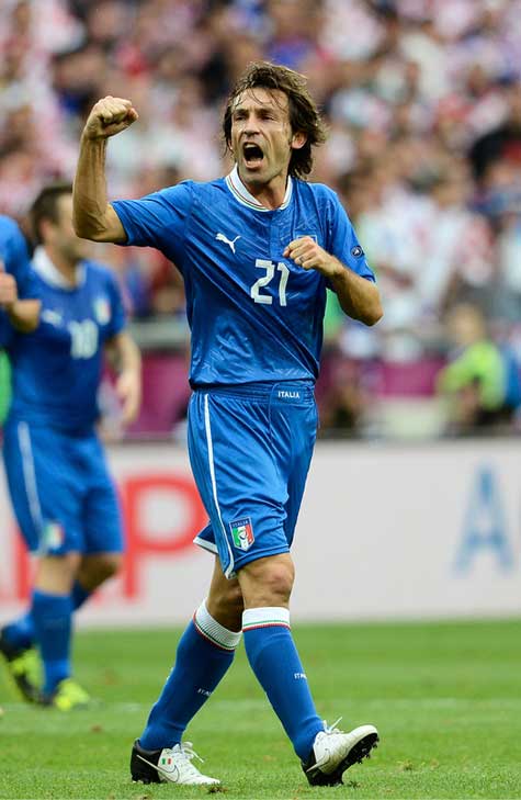 Pirlo ghi bàn thắng mở tỷ số trận đấu