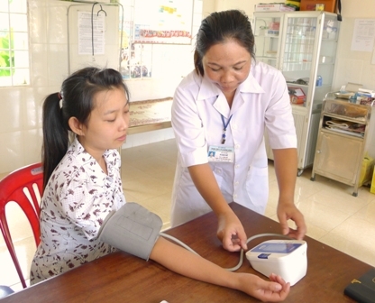 Khám chữa bệnh ở trạm y tế thị trấn Krông Kmar