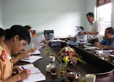 Đoàn kiểm tra liên ngành làm việc với Công ty Cổ phần Quản lý bến xe Dak Lak và Xí nghiệp Vận tải (Chi nhánh Công ty Cổ phần Quản lý bến xe Dak Lak)