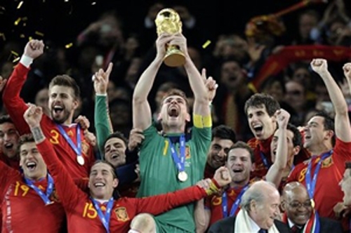 Tây Ban Nha sẽ viết nên trang sử mới của bóng đá thế giới nếu đoạt chức vô địch Euro 2012