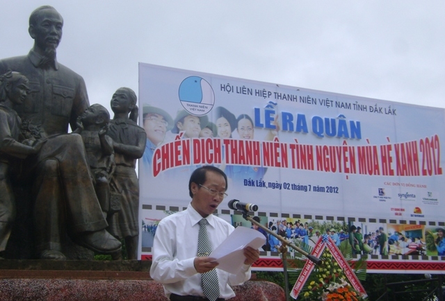 Đồng chí Trần Hiếu phát biểu tại lễ ra quân