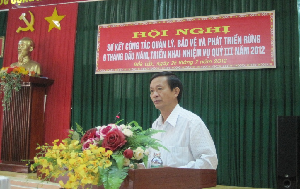 Phó Chủ tịch UBND tỉnh Đinh Văn Khiết phát biểu chỉ đạo tại hội nghị
