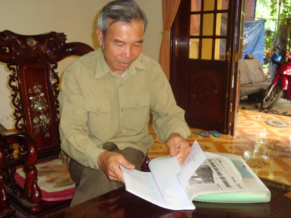 Ông Phạm Quyết Thắng nghiên cứu kỹ hồ sơ của các đối tượng để rút ngắn thời gian giải quyết. 