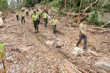 Đoàn kiểm tra của hai tỉnhDak Lak-Phú Yên đến hiện trường