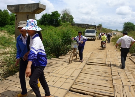 Mỗi ngày có hàng trăm