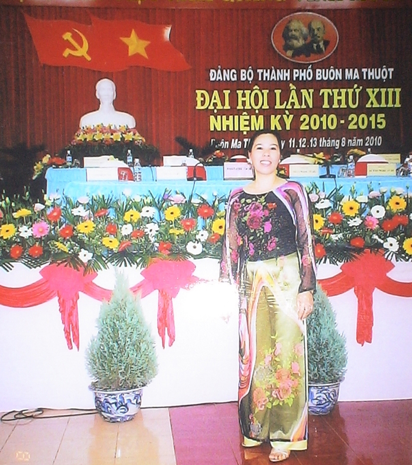 Chị Nguyễn Thị Thiện tại Đại hội lần thứ XIII  Đảng bộ TP Buôn Ma Thuột (tháng 8-2010). 