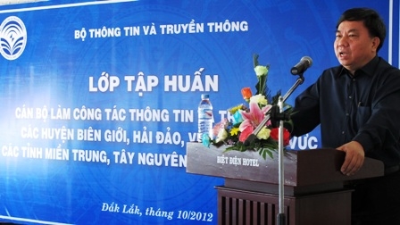 Thứ trưởng Bộ Thông tin và Truyền thông Đỗ Qúy Doãn phát biểu tại buổi khai mạc lớp tập huấn (Ảnh: H.G)