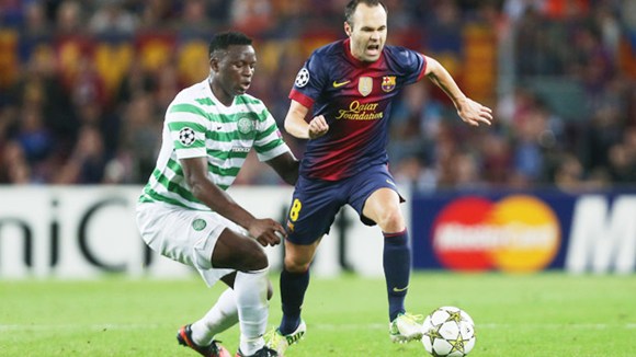 Vượt qua Celtic không phải là điều quá khó với Barcelona (phải)