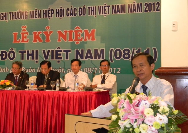 Thay mặt lãnh đạo tỉnh Dak Lak, đồng chí Đinh Văn Khiết, Phó Chủ tịch UBND tỉnh phát biểu chúc mừng ACVN nhân Ngày Đô thị Việt Nam