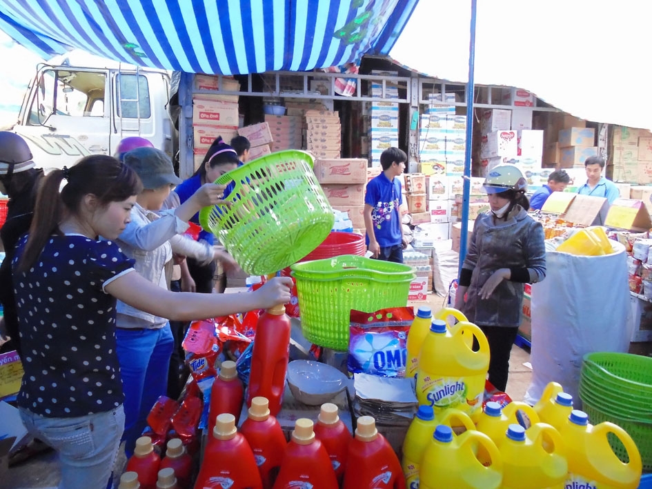 Một chương trình bán hàng lưu động, đưa hàng Việt về nông thôn. 