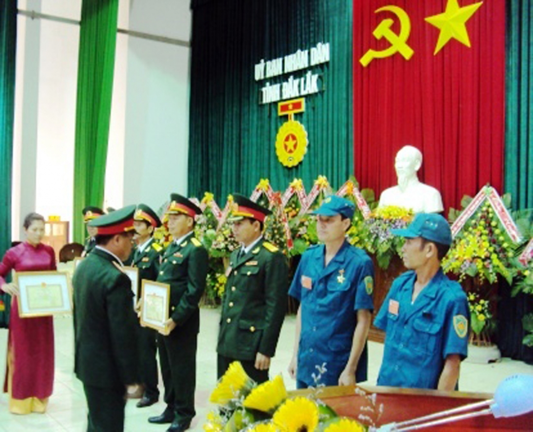 Các cá nhân, tập thể được tuyên dương tại Đại hội Thi đua Quyết thắng lực lượng vũ trang tỉnh lần thứ XXV.