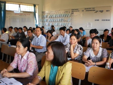 Giáo viên Trường THPT Nguyễn Trãi ( xã Cuôr Đăng, huyện Cư M'gar)  tham gia lớp tập huấn công tác bảo vệ môi trường