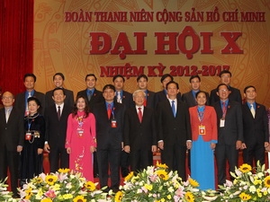 Lãnh đạo Đảng , Nhà nước chụp ảnh chung với các đại biểu dự Đại hội.