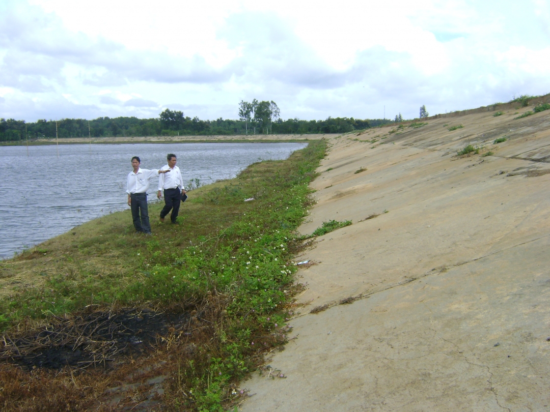 Mực nước ở đập Phước Trạch hiện đã xuống rất thấp.   