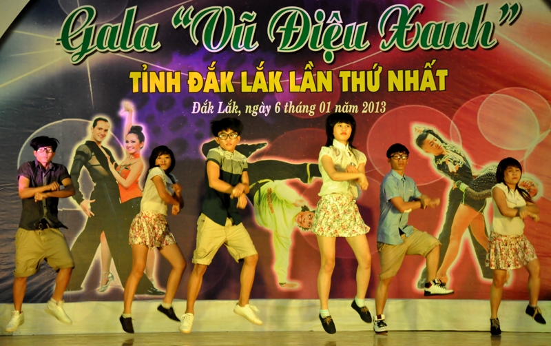 Đội Krông Năng tham dự Gala “Vũ điệu xanh” tiết mục Gangnam Style
