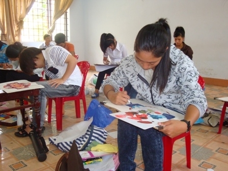Thí sinh dự thi vào Trường Cao đẳng Văn hóa Nghệ thuật Dak Lak năm 2012 (Ảnh: tư liệu)