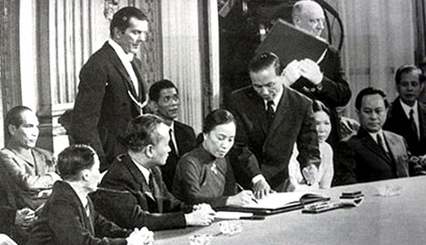 Bà Nguyễn Thị Bình tại Hiệp định Paris (Ảnh: T.L)