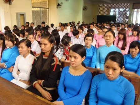 Sinh viên Trường Cao đẳng Sư phạm Dak Lak tham dự Lễ khai giảng năm học mới (Ảnh: minh họa)