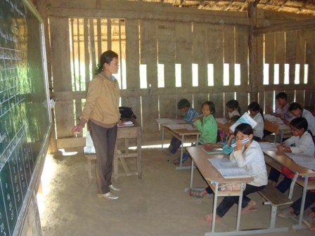 Từ nhiều năm nay, học sinh tại điểm trường thôn Ea Nôh Pr ông  (xã Hòa Phong, huyện Krông Bông)