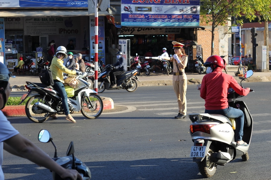 Tuýt còi nhắc nhở