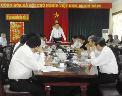 Phó Bí thư Tỉnh uỷ, Chủ tịch UBND tỉnh Hoàng Trọng Hải phát biểu tại cuộc họp