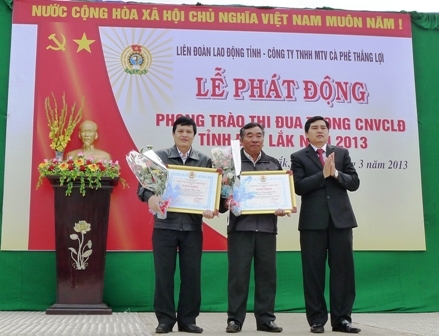 Tập thể và cá nhân được nhận Bằng khen của Tổng LĐLĐ Việt Nam