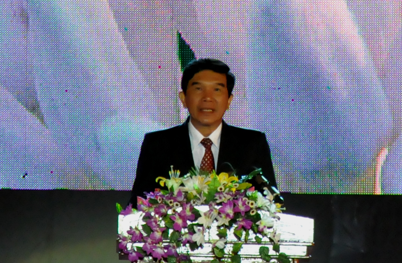 Phó Bí thư, Chủ tịch UBND tỉnh Hoàng Trọng Hải tuyên bố khai mạc Lễ hội