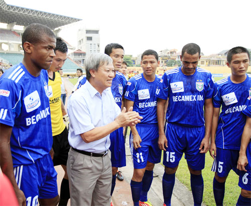 Thầy trò HLV Lê Thụy Hải đã có điểm số đầu tiên ở V-League