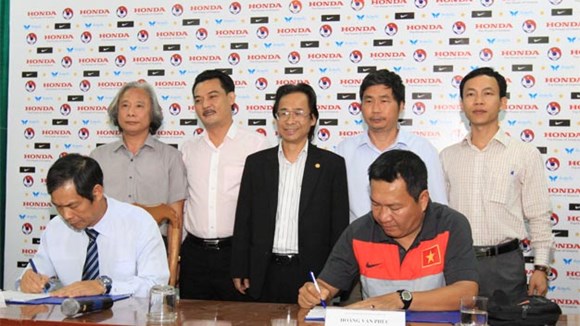 VFF đã ký hợp đồng với HLV Hoàng Văn Phúc