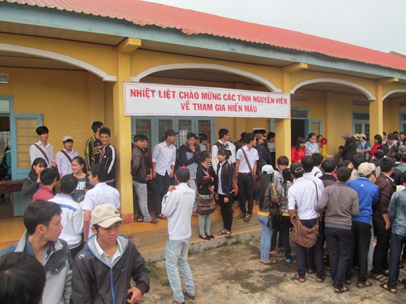 Phong trào hiến máu nhân đạo tại huyện Krông Pak luôn thu hút đông đảo tình nguyện viên tham gia.