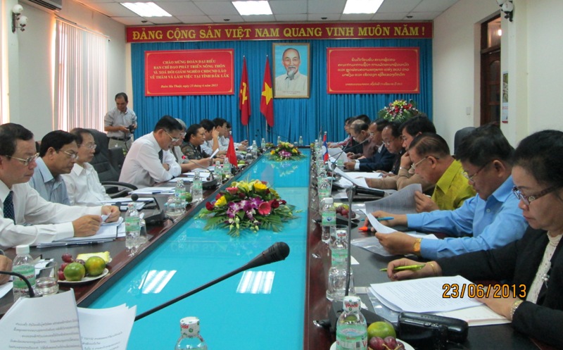 Quang cảnh buổi làm việc
