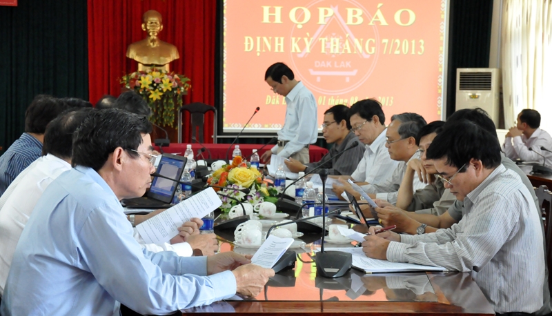 Quang cảnh buổi họp báo