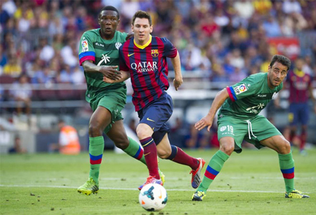 Lionel Messi tỏa sáng với một cú đúp