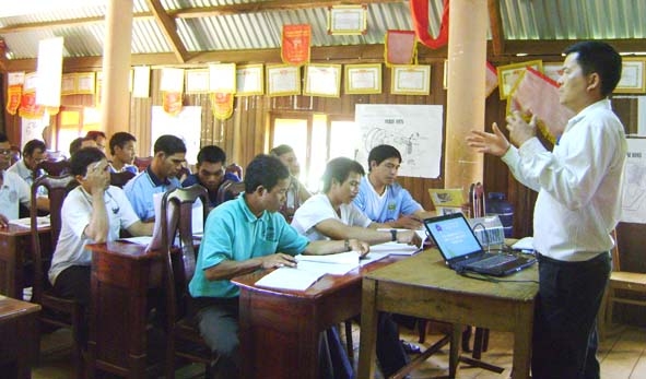 Các lớp dạy nghề nông nghiệp của TTDN huyện Cư M’gar đều được tổ chức ở thôn, buôn.