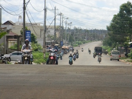 Trục giao thông thị xã Buôn Hồ-Ea Blang đã được hoàn thiện năm 2011 và đến nay sẽ ..