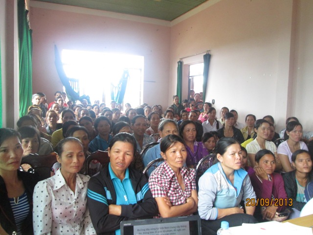 Chị em hội viên phụ nữ xã Ea Kuếk, Ea Kiết và Ea Tar (huyện Cư M’gar) tham dự lớp tập huấn và truyền thông.