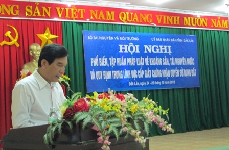 Chủ tịch UBND tỉnh Hoàng Trọng Hải phát biểu chỉ đạo hội nghị