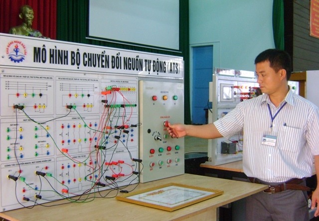 Thầy Chu Văn Đức - tác giả mô hình 