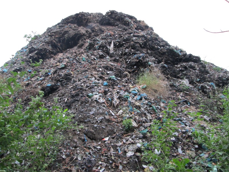 Bãi rác tại Cư Êbur đã quá tải